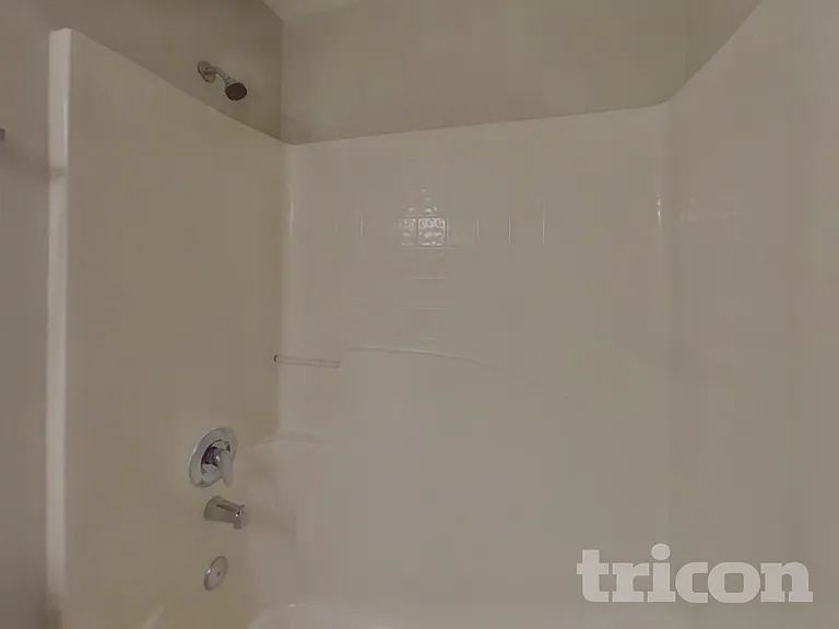 5852 Lake Front Dr — Photo 13