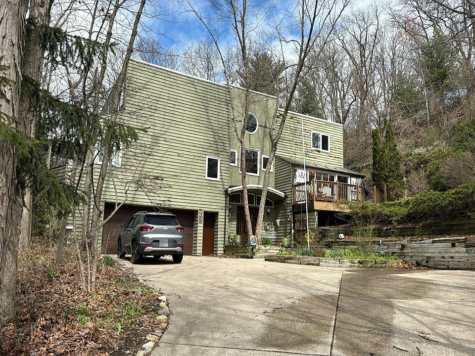1st image of 25 Chrismar Rd