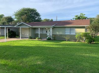 215 S 5th St, Nederland, TX 77627
