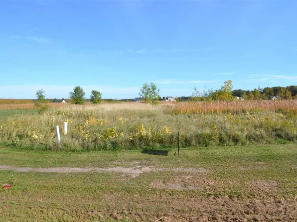 6140 Summerside Dr, Alanson, MI 49706