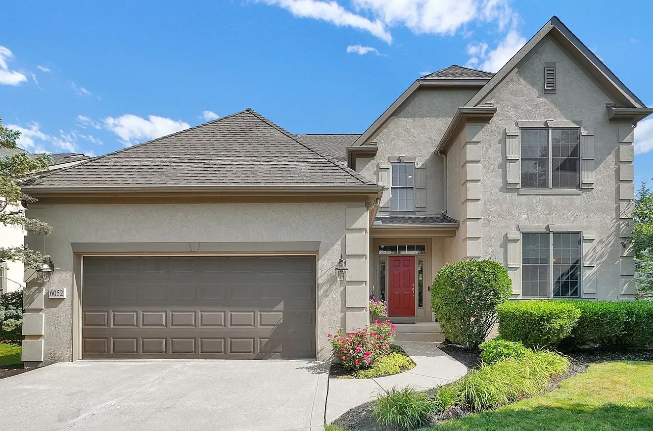 4 bed, 3700 sqft, $4,850 — Photo 1