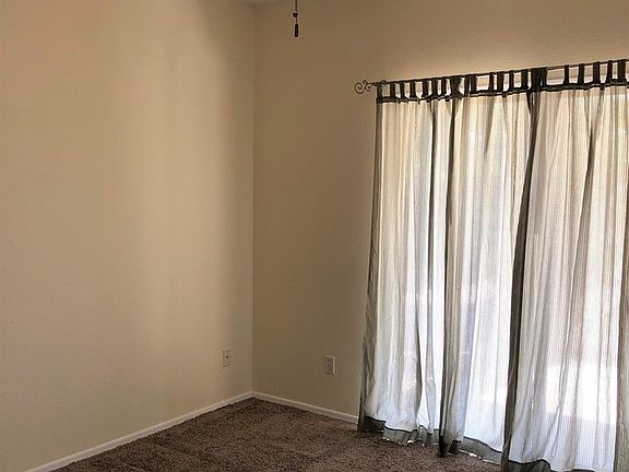 3rd image of 1127 E Carob Dr