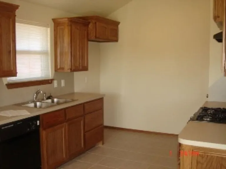 9305 Crooked Creek Ln — Photo 3