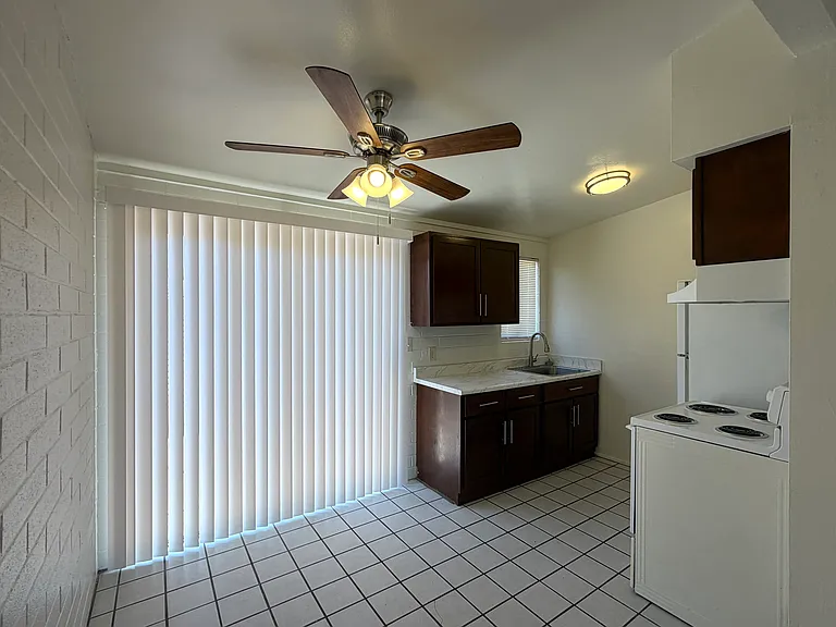 4204 E Los Robles St — Photo 5