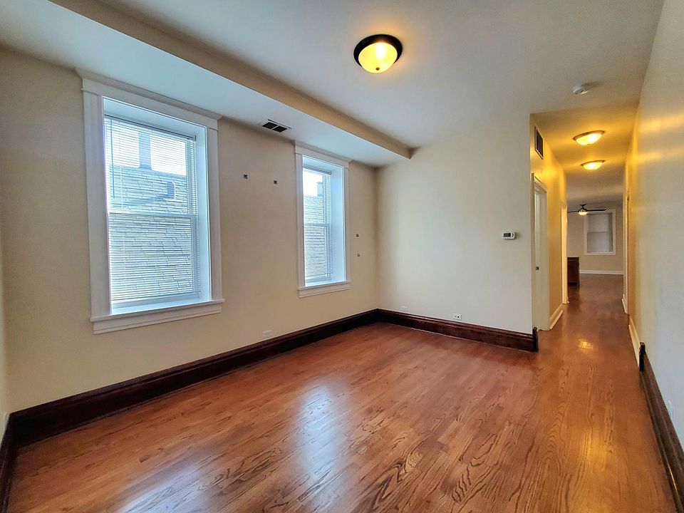 Receiving room. This is the 1st room you'll see as you open the entrance door.