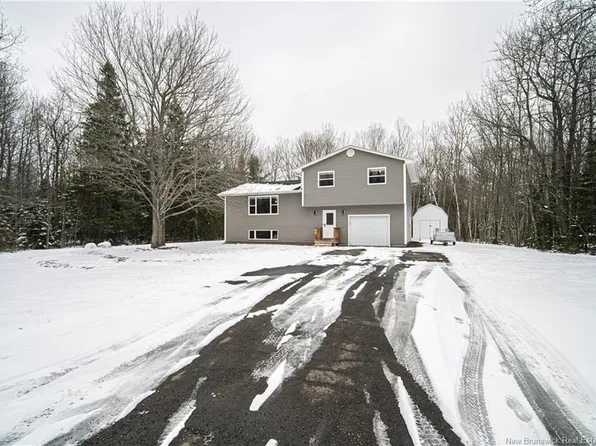 98 Menzies Dr, Hanwell, NB E3C 1M6
