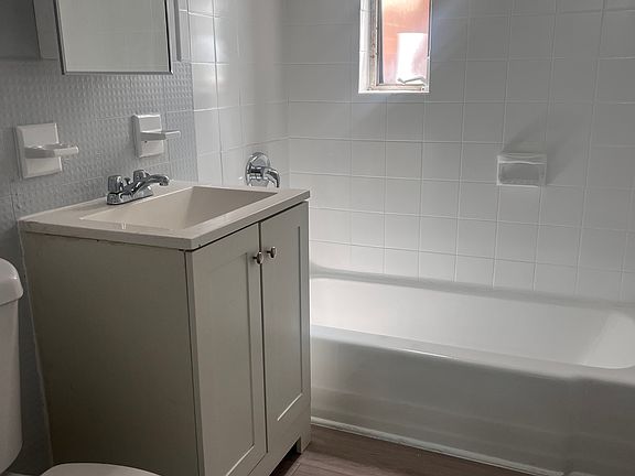 5th image of 76.2 E Park St #8