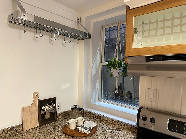 520 Shawmut Ave #1 — Photo 3