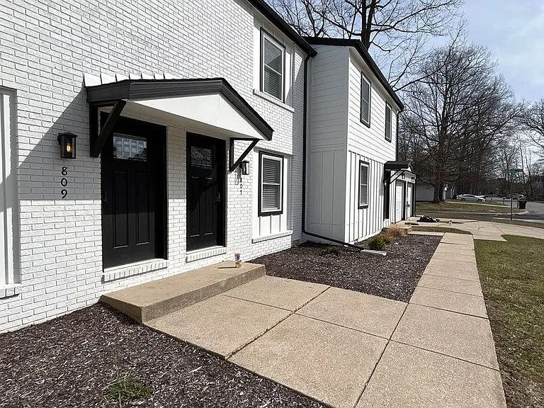 809 Lindenwood Dr S — Photo 16