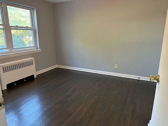 3rd image of 182 Seaton Rd APT 1