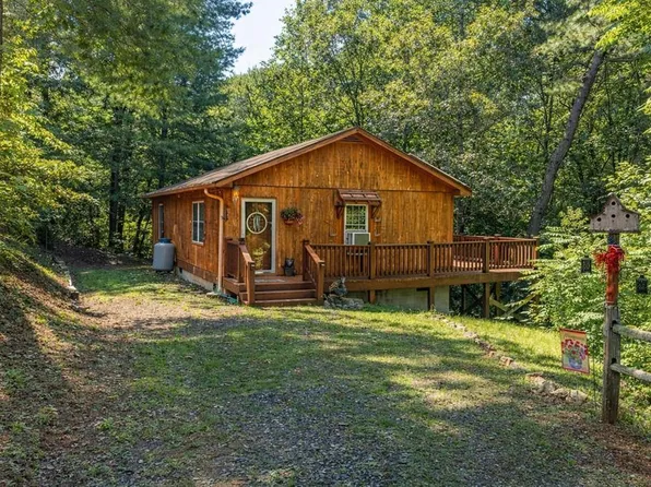 116 Keepsake Ln, Whittier, NC 28789