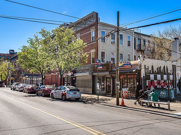 3rd image of 712 Cypress Ave