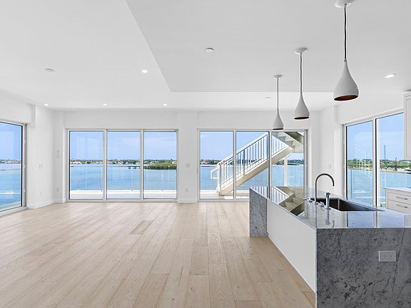4th image of 3611 S Flagler Dr APT 6