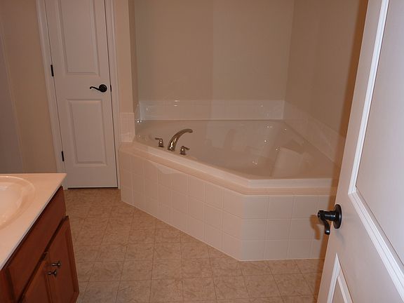 2nd image of 1041 And 1001 Greenview Dr.