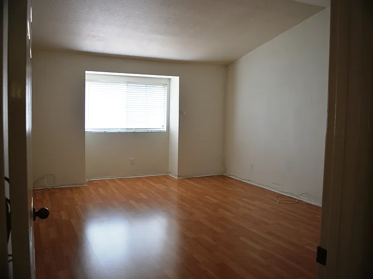 16716 Picadilly Ln — Photo 24