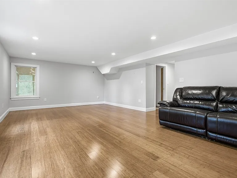 56 Arrowhead Rd — Photo 12