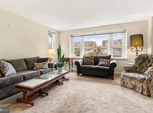 828 Brighton St, Philadelphia, PA 19111