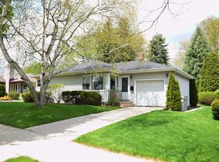 5230 W Cleveland Ave, Milwaukee, WI