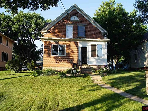 4th image of 411 N Jefferson St