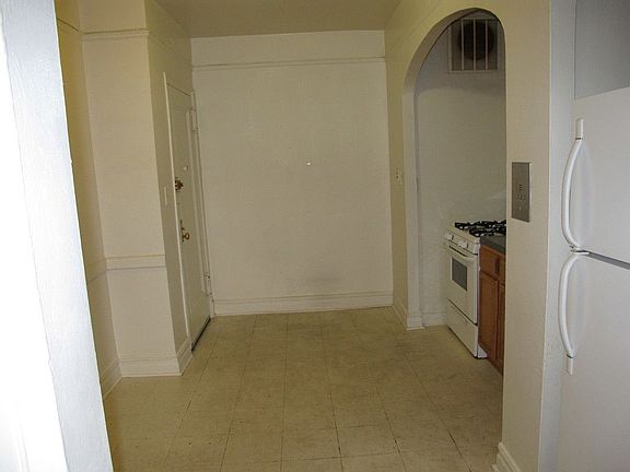 3rd image of 4751 40th St APT 5F