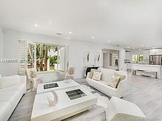 3rd image of 10 Prospect Dr