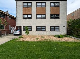 4727 Main St APT 2B, Skokie, IL 60076
