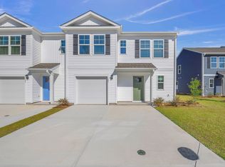 121 S Grassland Rd, Holly Ridge, NC 28445