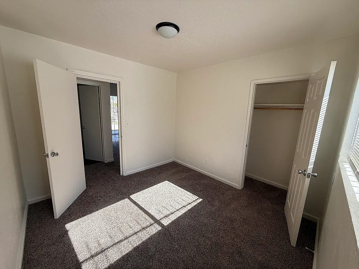 1 bed, 688 sqft, $1,200 — Photo 4