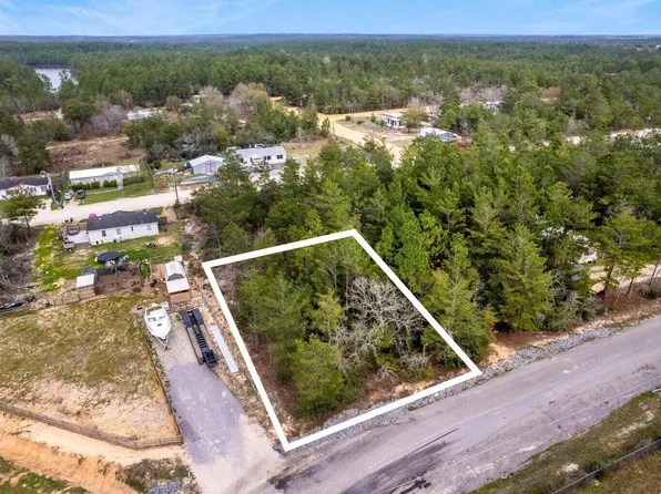 31 E Tiger Lily Ln, Defuniak Springs, FL 32433