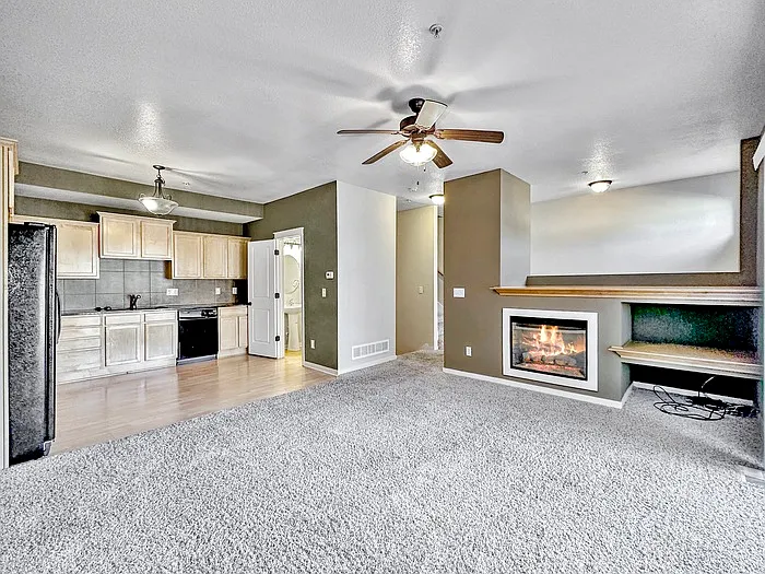 207 NE 45th Ln — Photo 5