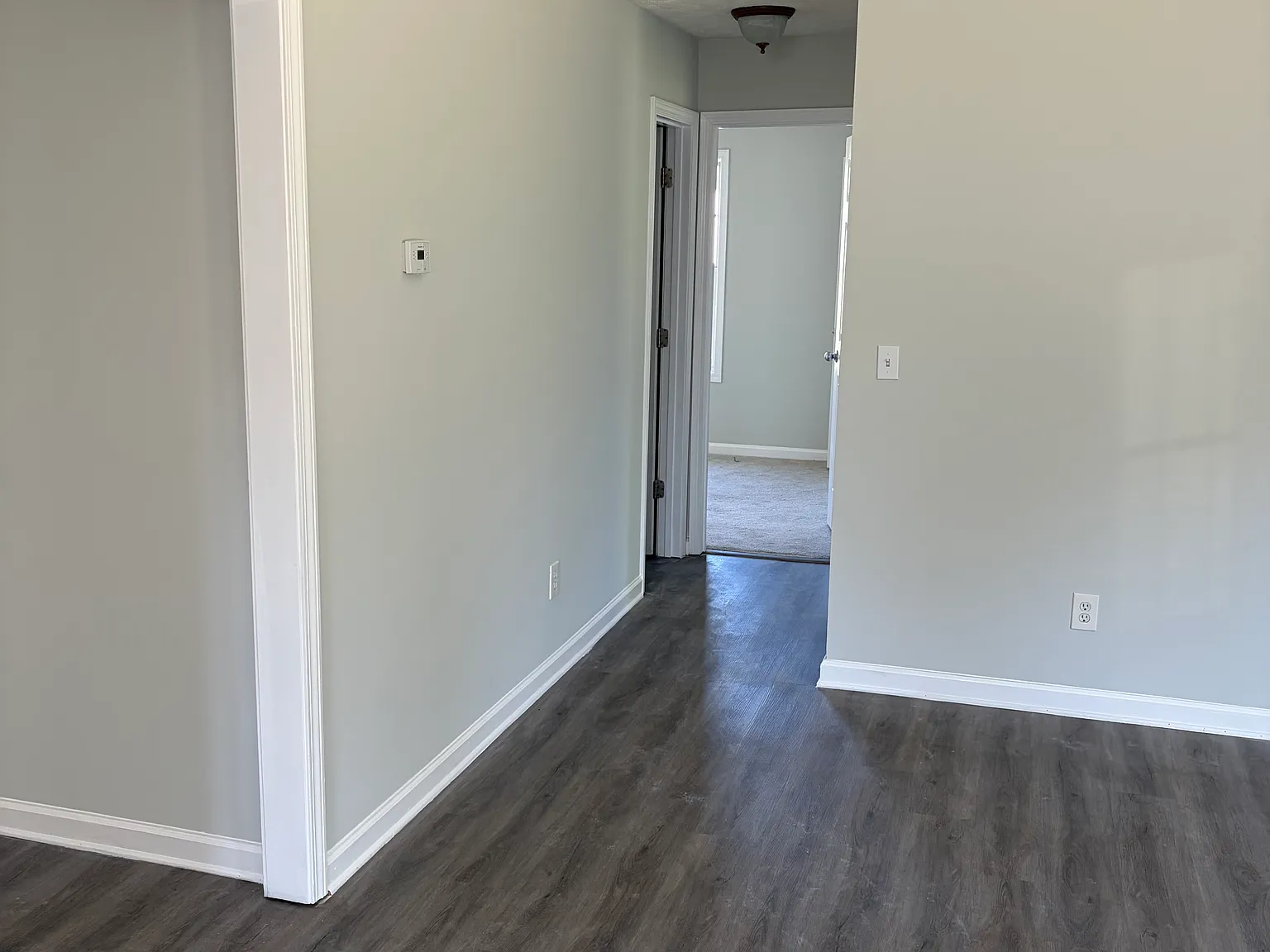 3 bed, 1400 sqft, $1,800 — Photo 2