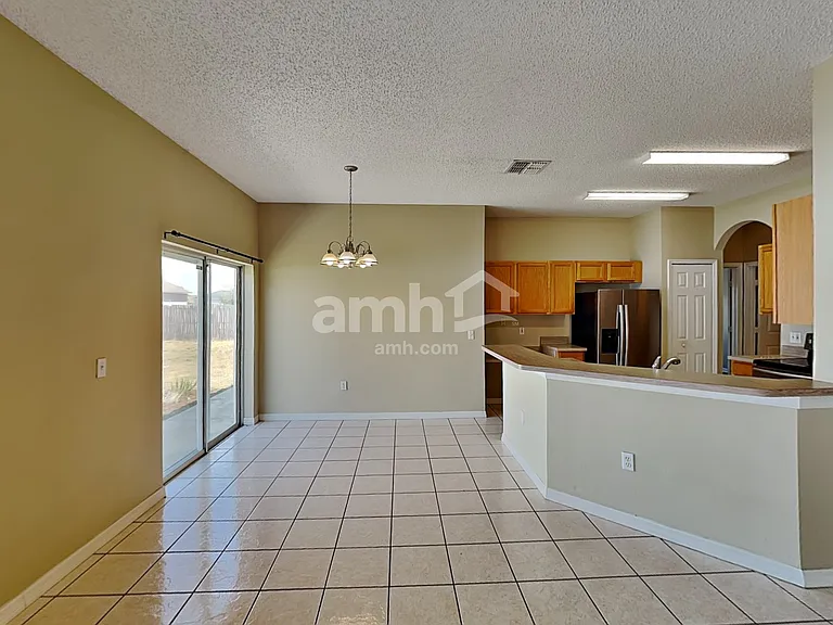 2505 Sherbrook Ln — Photo 4