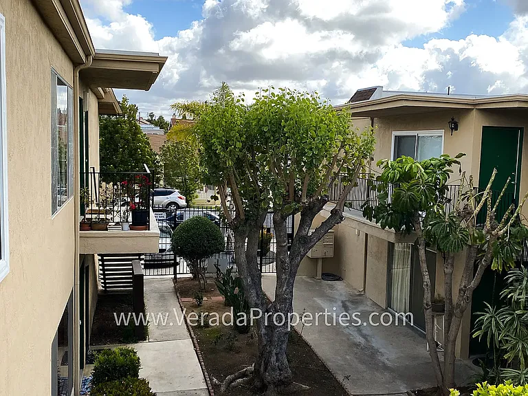 4336 Estrella Ave #5 — Photo 3