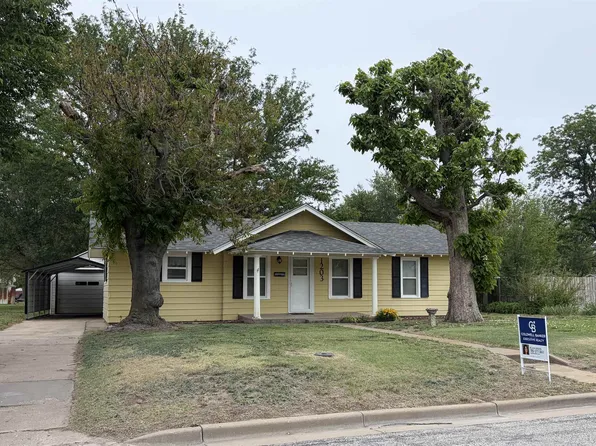 1203 Cottonwood St, Ellis, KS 67637