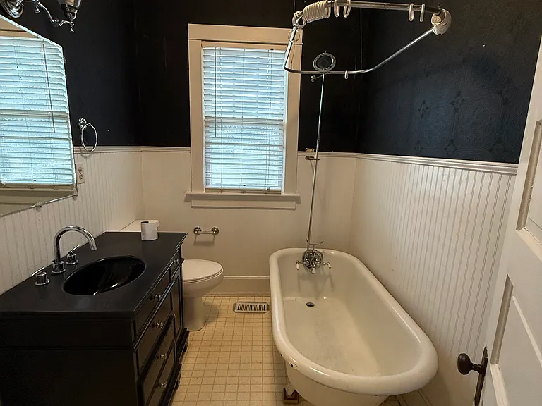 443 Locust Ave SE — Photo 27
