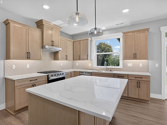 5th image of 18970 Crooked River St #52