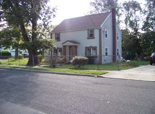 41 Decatur St, Roosevelt, NY 11575