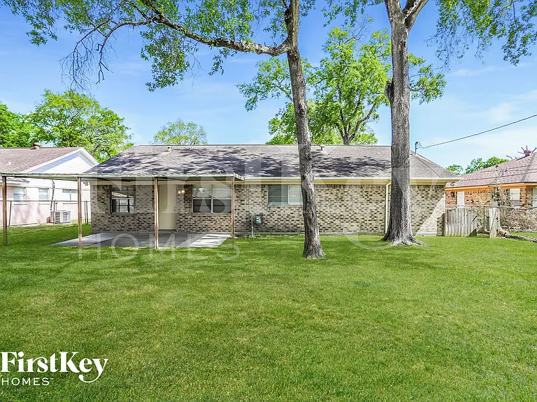 13914 Duncannon Dr — Photo 16