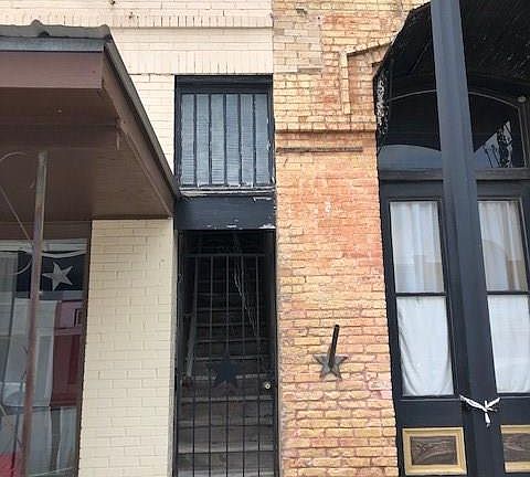 4th image of 314 W Avenue C