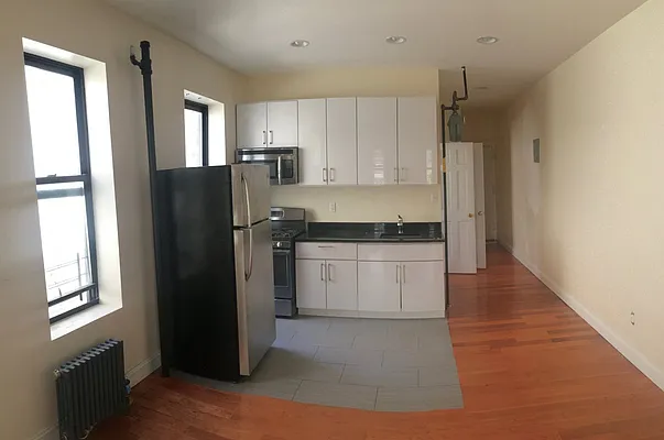 Rented by Bohemia Realty Group | media 28