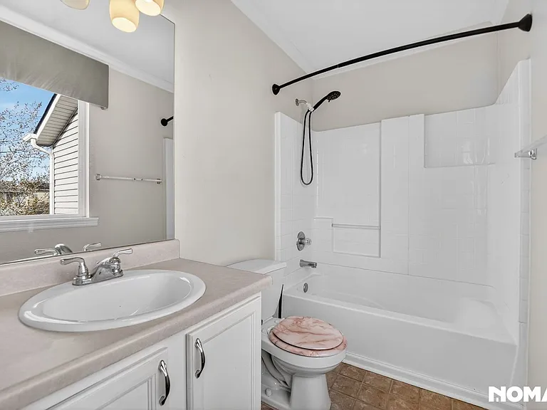 454 E 77th Pl — Photo 27
