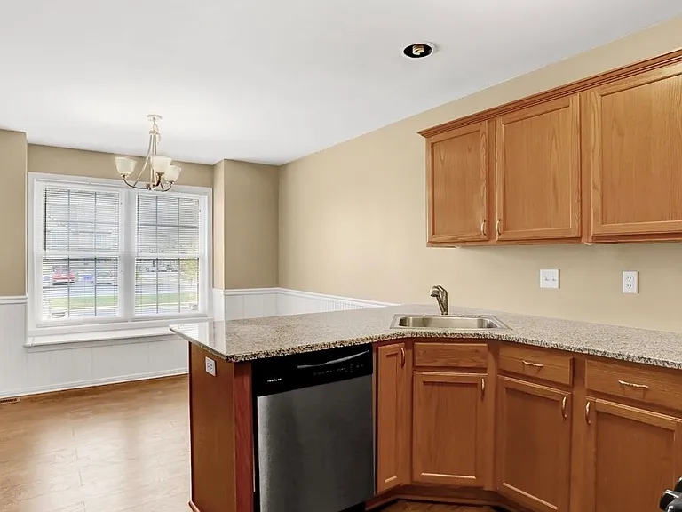 678 Walnut Tree Dr — Photo 7