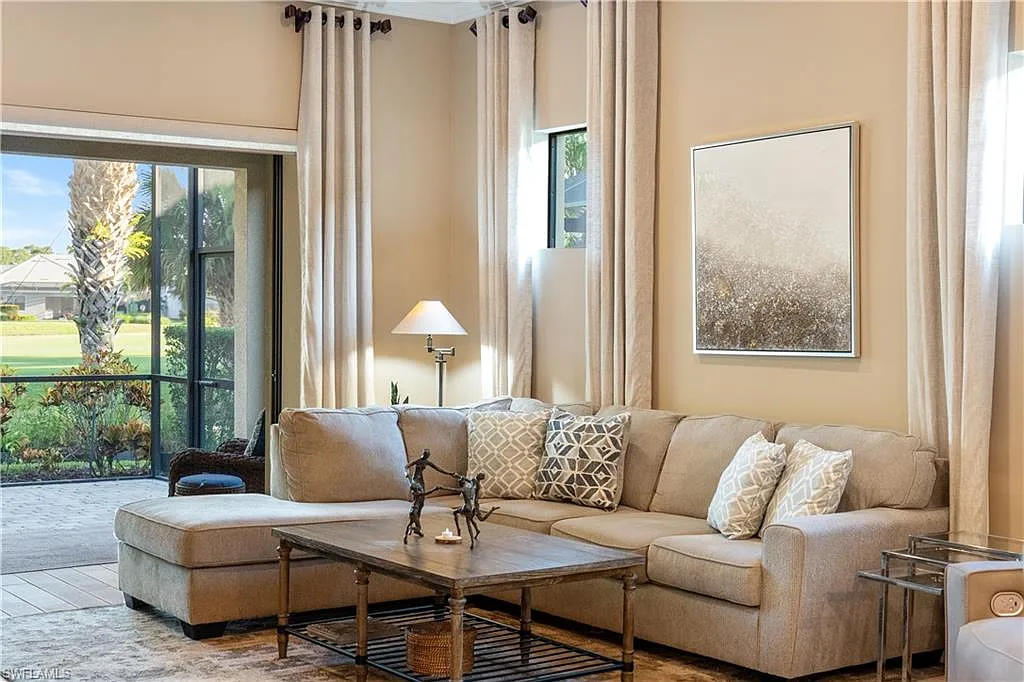 3 bed, 2.0 bath, 2107 sqft, $3,950 — Photo 3