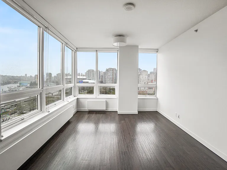 183 Georgia St E — Photo 125