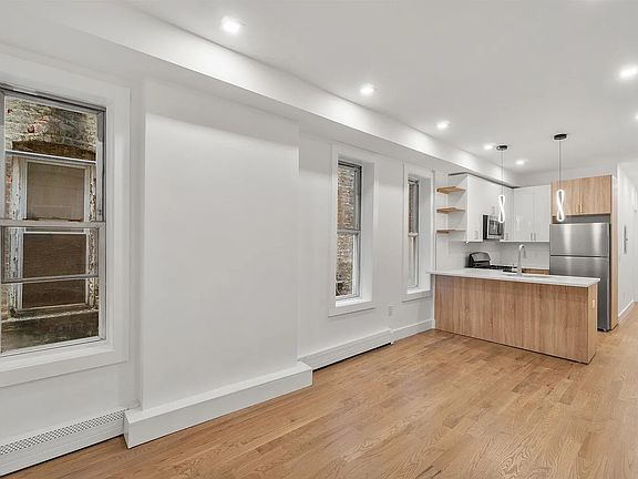 2nd image of 232 Van Horne St #2L