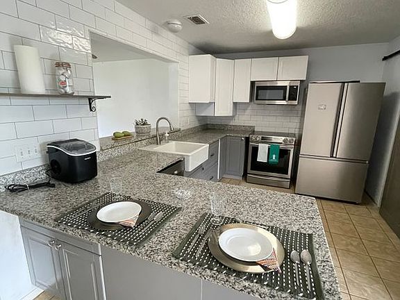 3rd image of 924 Sykes Ct #104