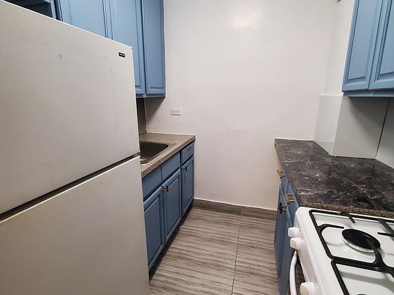 2nd image of 525 Ocean Pkwy APT 3H