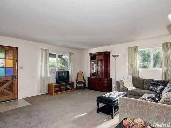 3rd image of 1416 Claremont Dr