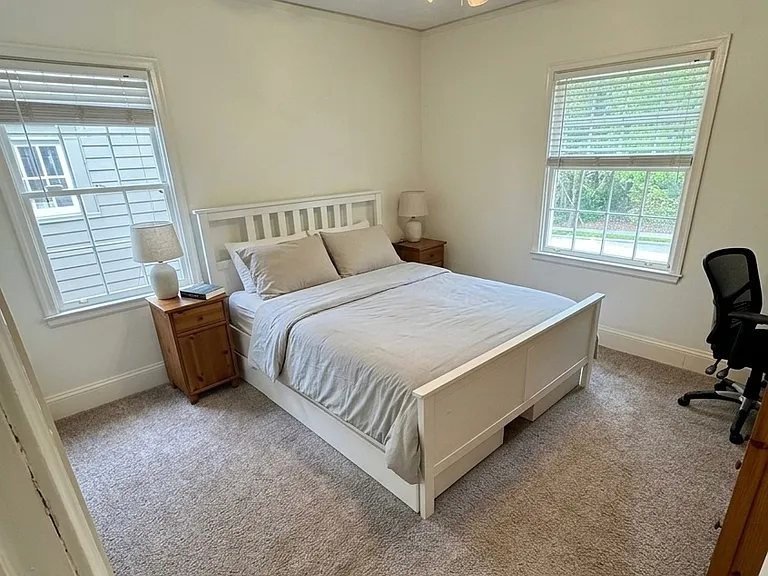 205 Lindbergh Dr NE — Photo 4