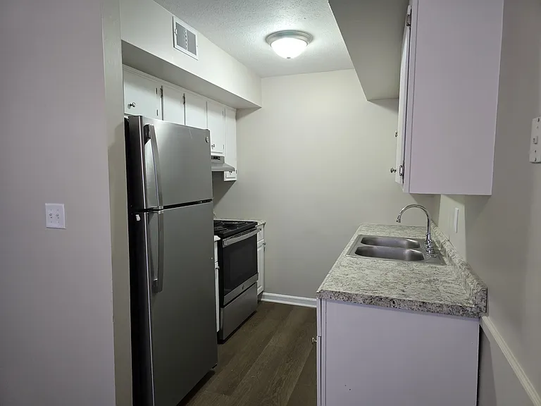 4303 Norbrook Dr #6 — Photo 2